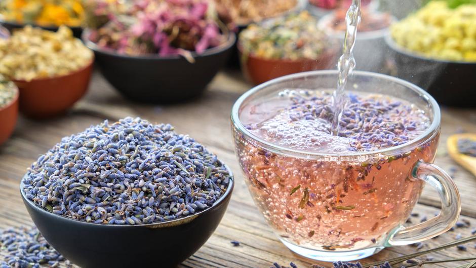 Infusiones para dormir mejor: cinco bebidas naturales que te ayudarán a conciliar el sueño