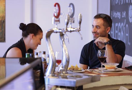 Interior del establecimiento Bodegas Mezquita