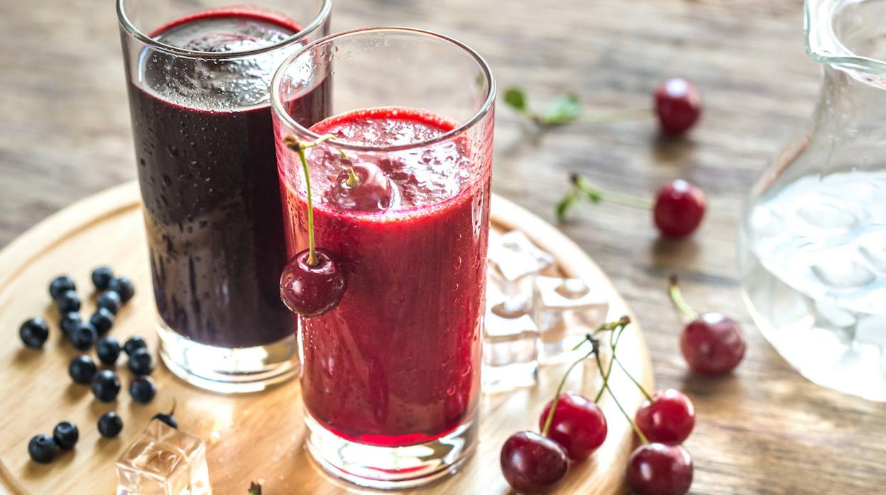 La combinación de arándanos y cerezas resulta deliciosa