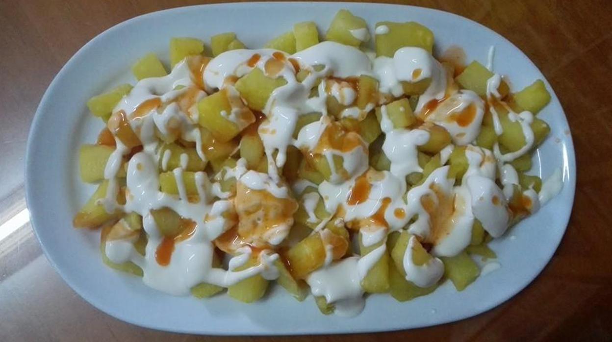 Las patatas bravas de Taberna Regina son una de las señas de identidad de este establecimiento