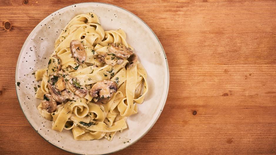 Aprende a cocinar estos deliciosos tallarines con champiñones