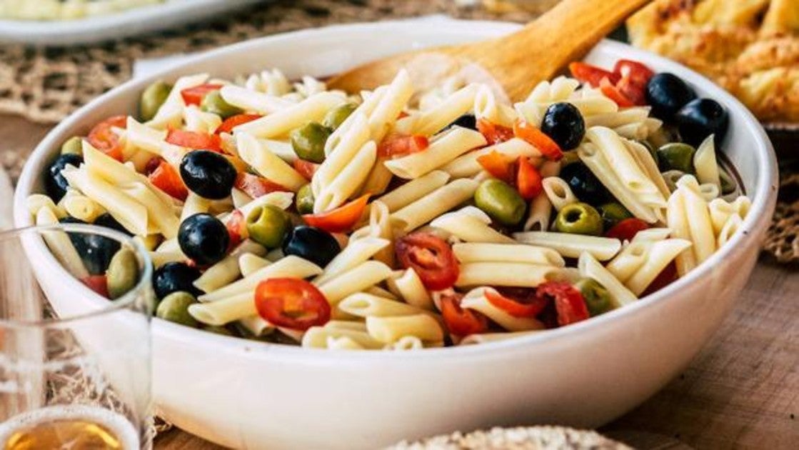 Fotografía de archivo de una ensalada de pasta
