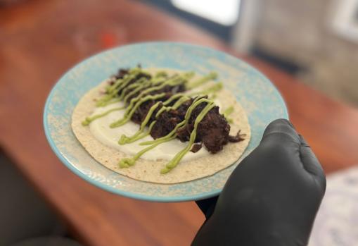 Taco de guiso de ternera