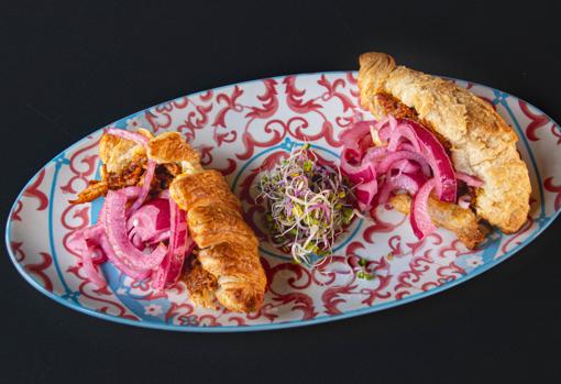 Croissant de cochinita pibil