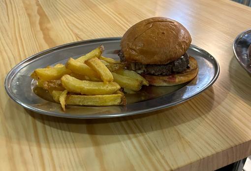 El equipo de Bocachica abre Bocagrande, un mix de burger y tapeo en El Porvenir