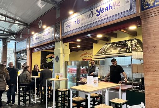 Bocadi-yeah, el nuevo puesto de bocadillos de Víctor Gamero en el Mercado de Triana