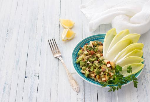 Las endibias pueden acompañar platos fríos o calientes