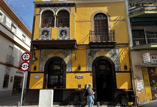 El nuevo Paco España devuelve la vida a la esquina de Casa Anselma