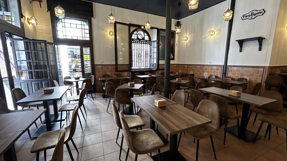 El nuevo Paco España devuelve la vida a la esquina de Casa Anselma