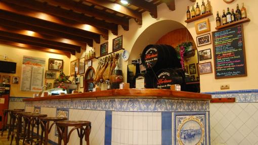 Diez clásicos y cinco novedades de El Arenal para comer o cenar junto a la Maestranza