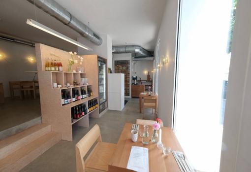 Casa Orzaez lleva su filosofía «healthy» a la calle Betis con un versátil espacio gastronómico