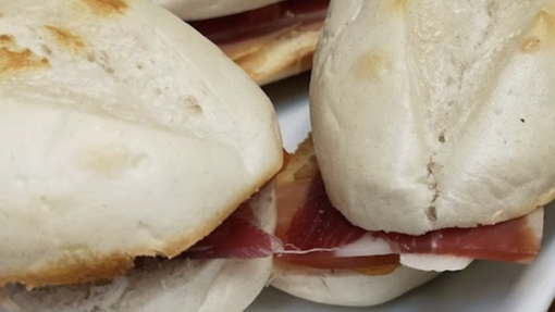 Descubre la ruta definitiva para comer montaditos en Córdoba