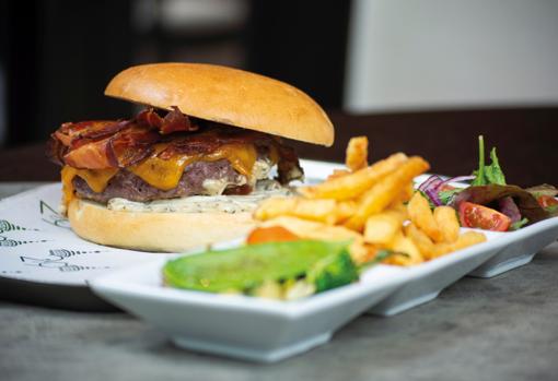 El 29: cocina «non stop», dos cartas distintas y vistas panorámicas al Parque María Luisa