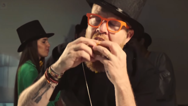 Daniel del Toro crea la hamburguesa de Bilios que compite en The Champions Burger Sevilla