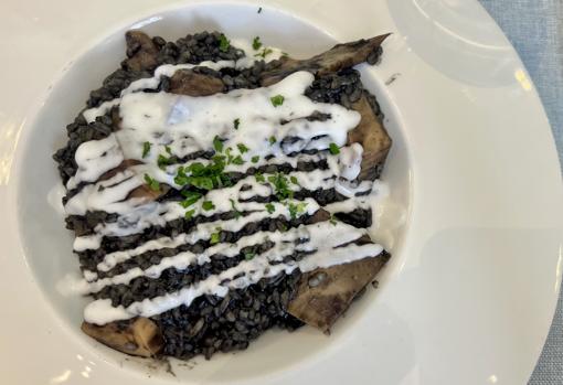 Manolo León presenta un menú maridado con vinos de Puente del Ea