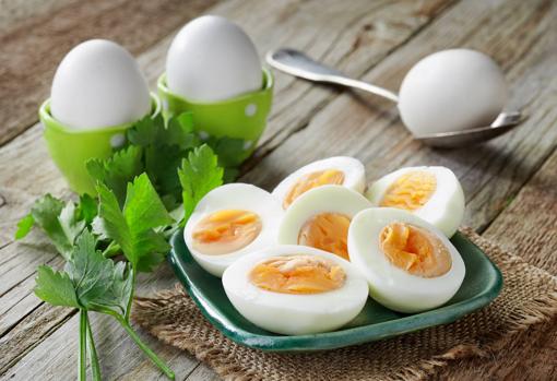 Huevos cocidos perfectos con el truco del vinagre