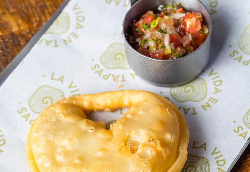 Hermanos Guadalupe, cocina a la brasa y música en directo en Castilleja de la Cuesta