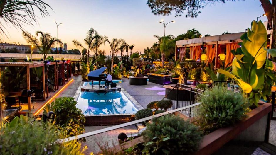 11 terrazas de moda en Sevilla para cenar y tomar copas
