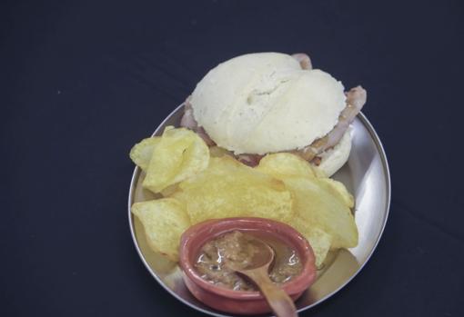 Estos son los bares de Sevilla que participan en &#039;Con 2 panes y 1 pico&#039;, el festival de la ensaladilla y el montadito