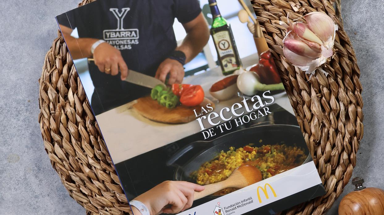 20 chefs sevillanos se unen en 'Las recetas de tu hogar', el libro solidario de Ybarra y la Casa Ronald McDonald