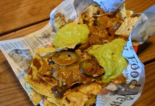 Makandé: burgers, fútbol y cócteles junto a Santa María la Blanca