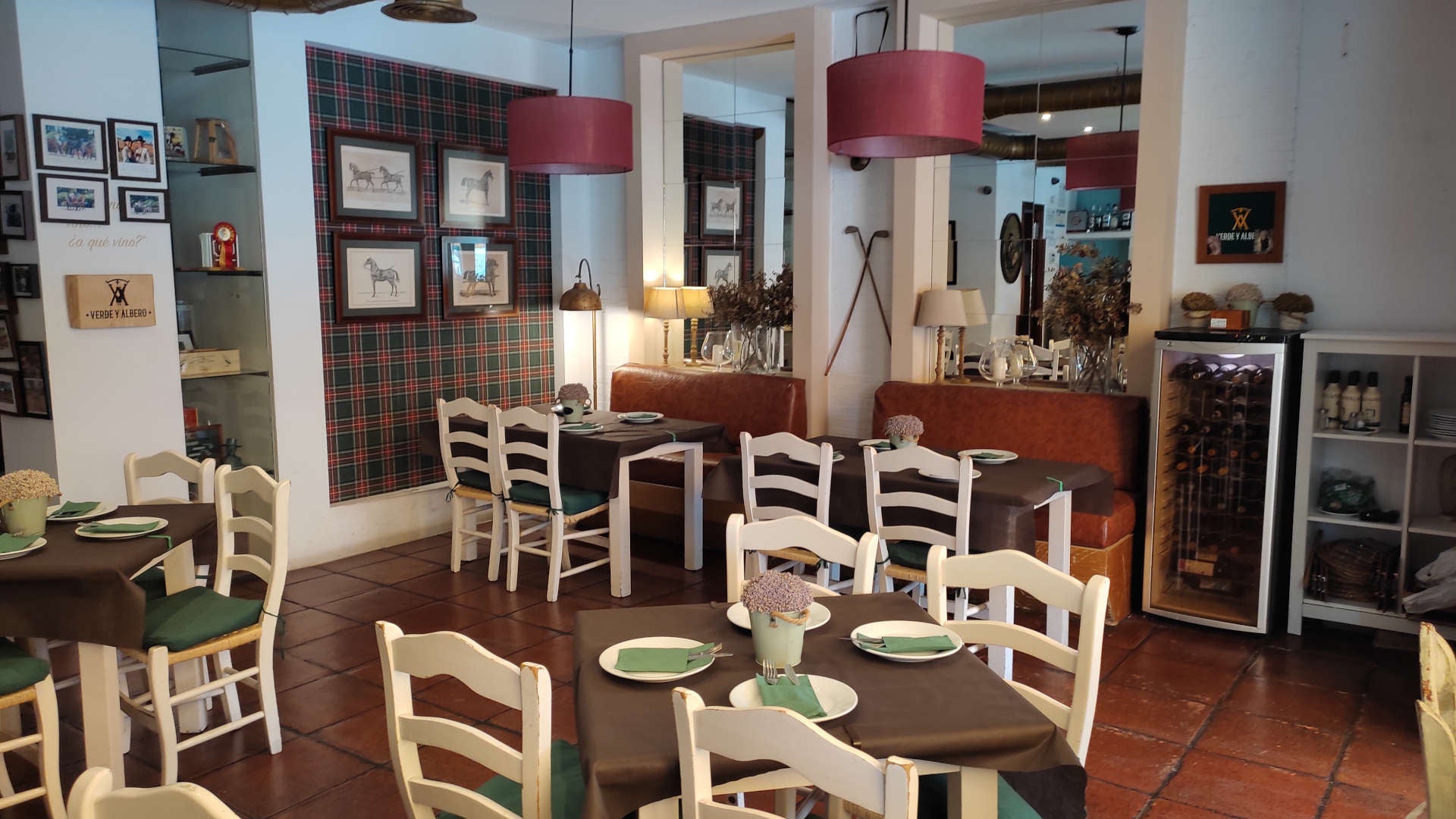 Verde y Albero, entre la taberna y la larga sobremesa