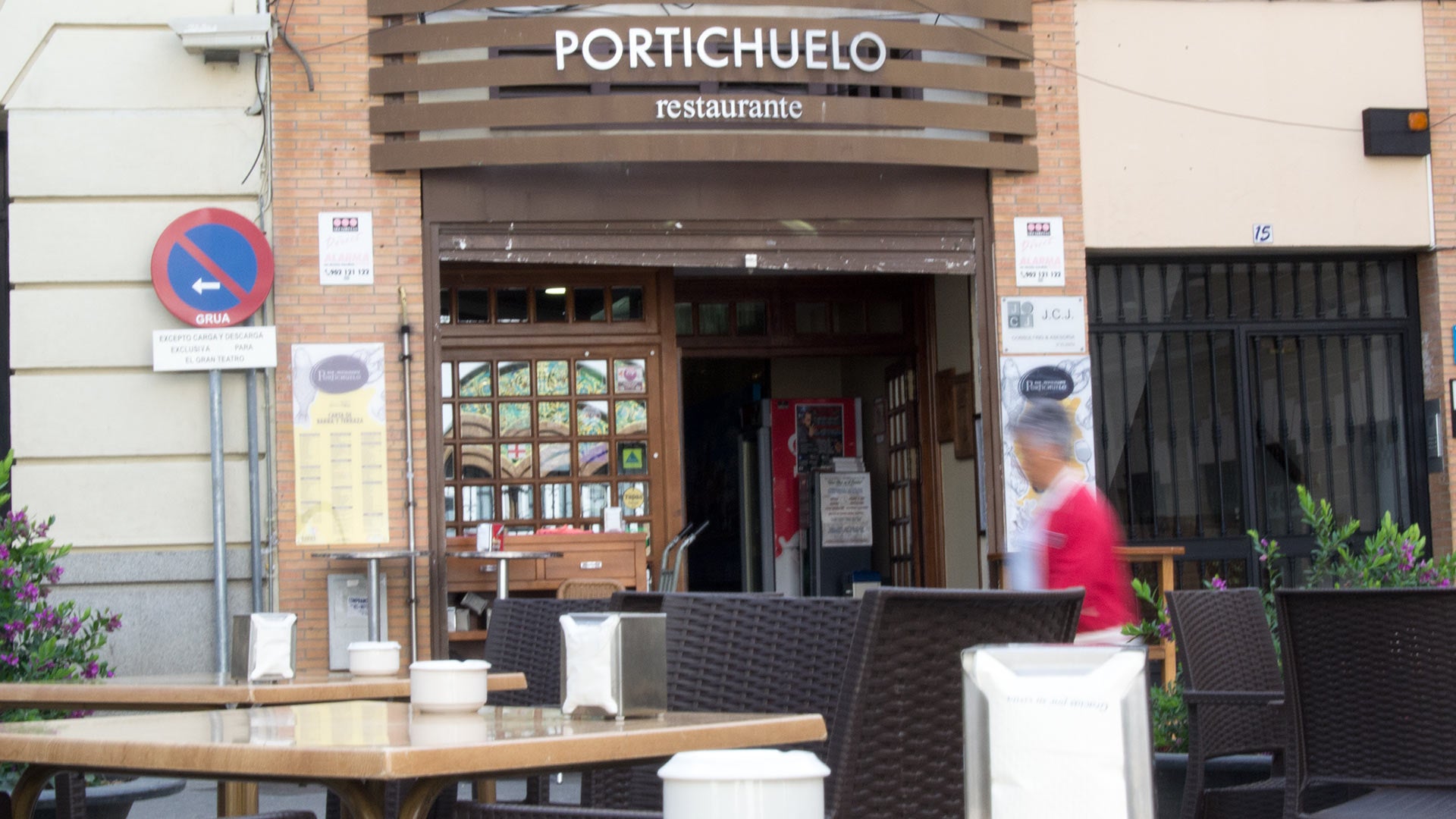 Portichuelo: &quot;Buena cocina frente al Mercado de Huelva&quot;