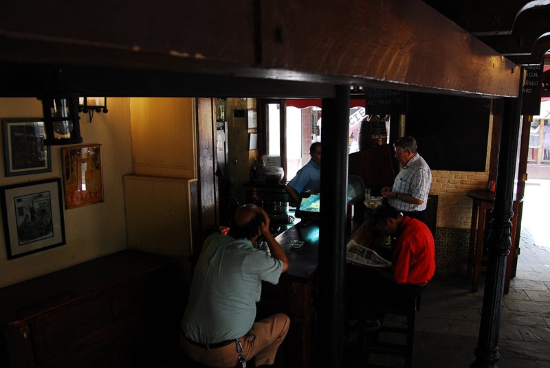 Una buena tabla de quesos y patés entre cofrades 100. Una buena tabla de quesos y patés entre cofrades