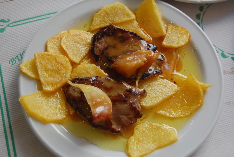 A un paso de la Plaza de Cuba, una buena tapita de jamón 778. A un paso de la Plaza de Cuba, una buena tapita de jamón