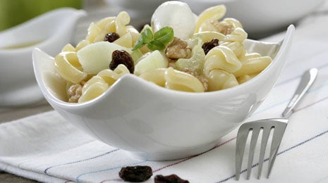Ensalada de pasta con queso fresco y frutos secos - Gurmé