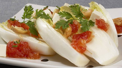 Endibias con vinagreta de tomate y queso fresco - Gurmé