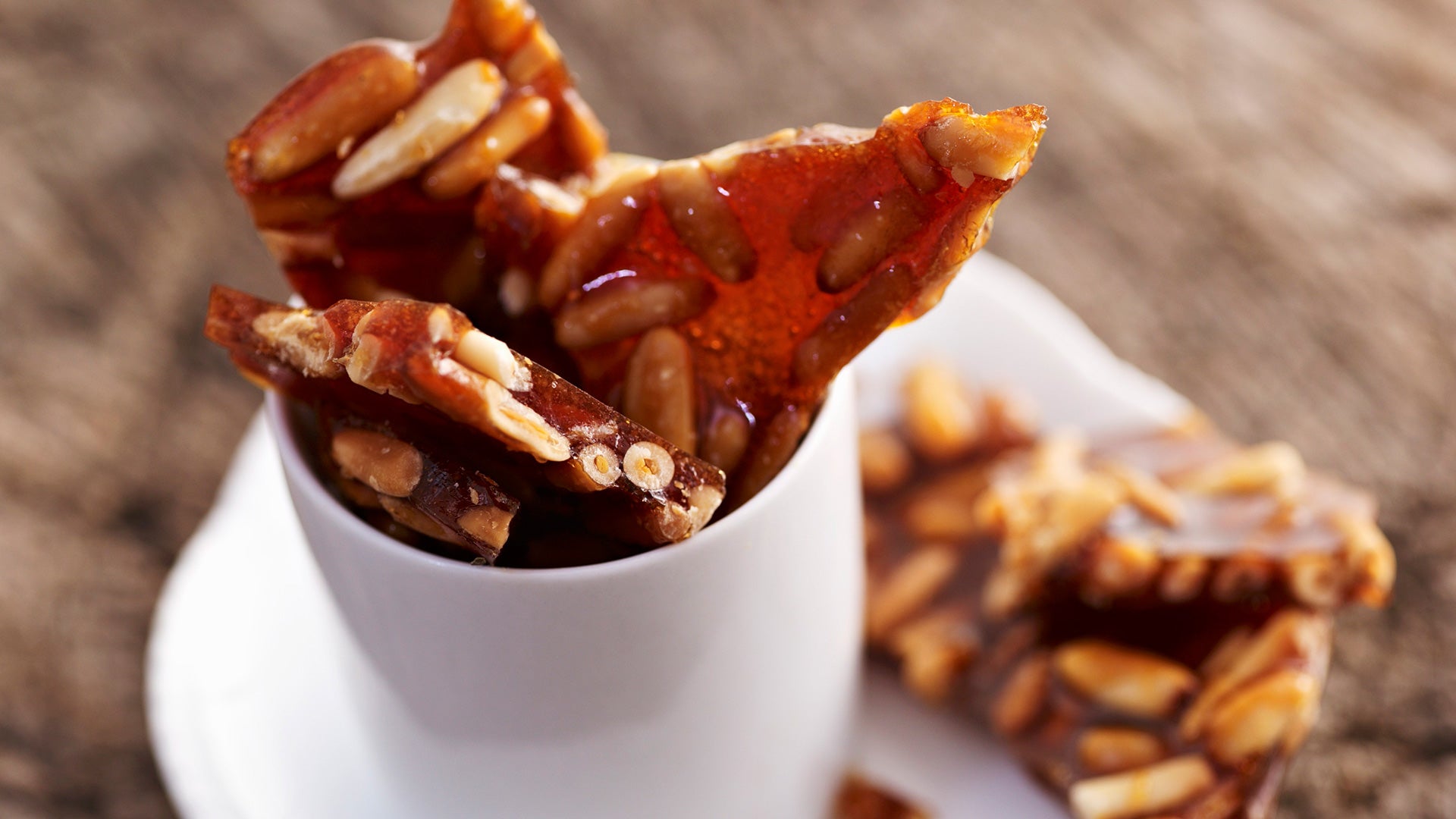 Guirlache de piñones - Gurmé