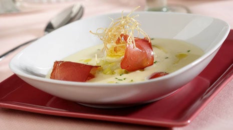 Crema fría de puerro con mojama y huevos de codorniz - Gurmé