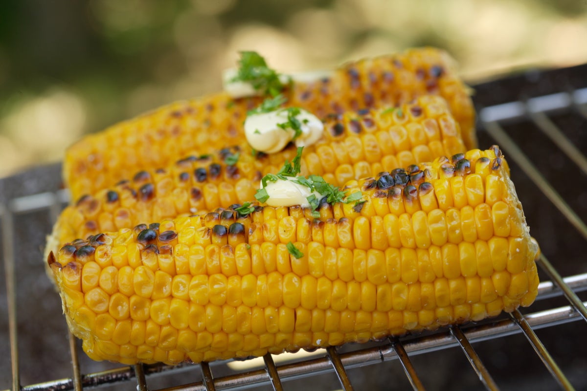 Mazorcas de maíz en la barbacoa - Gurmé