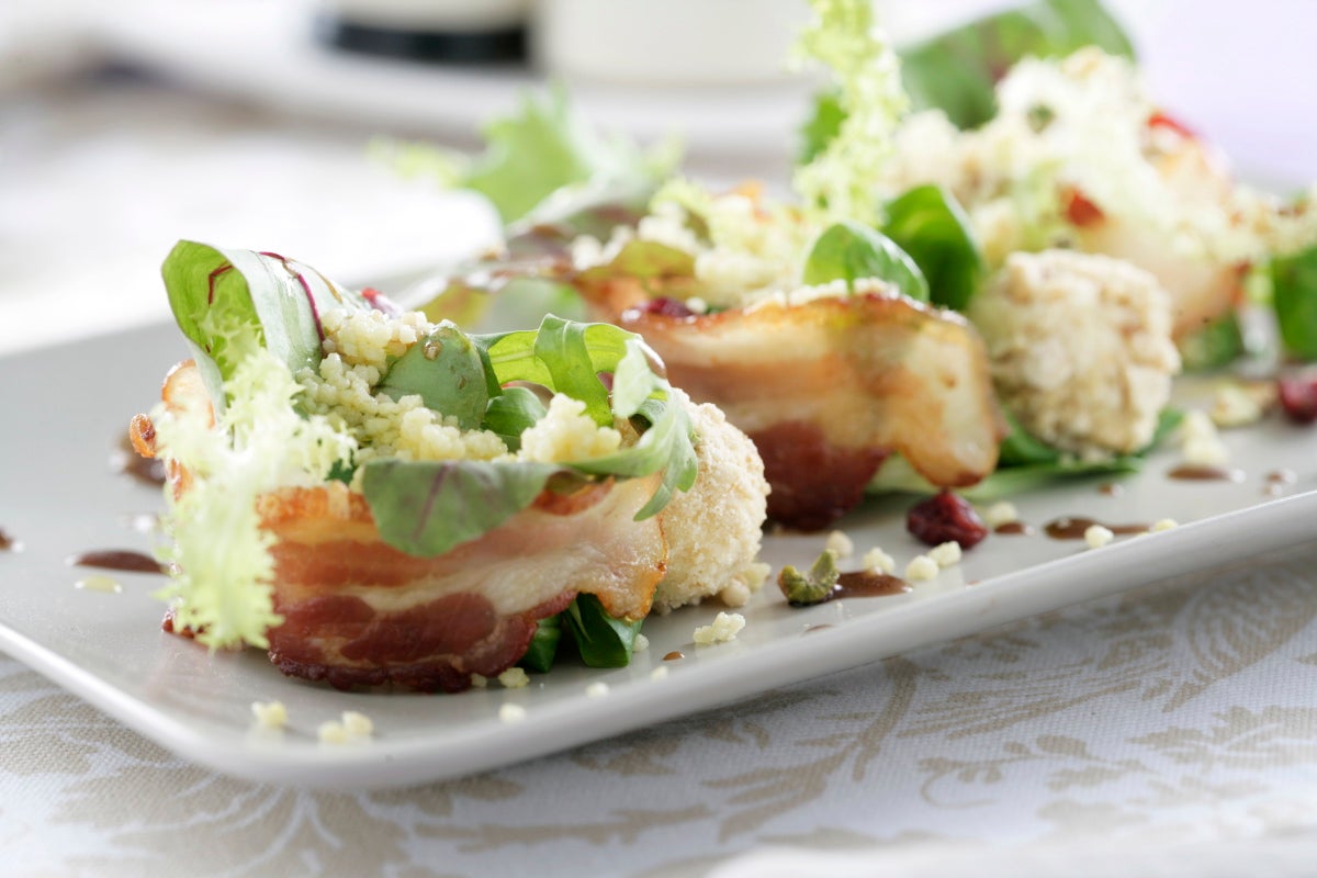 Ensalada de cuscús con bolitas de queso y beicon - Gurmé