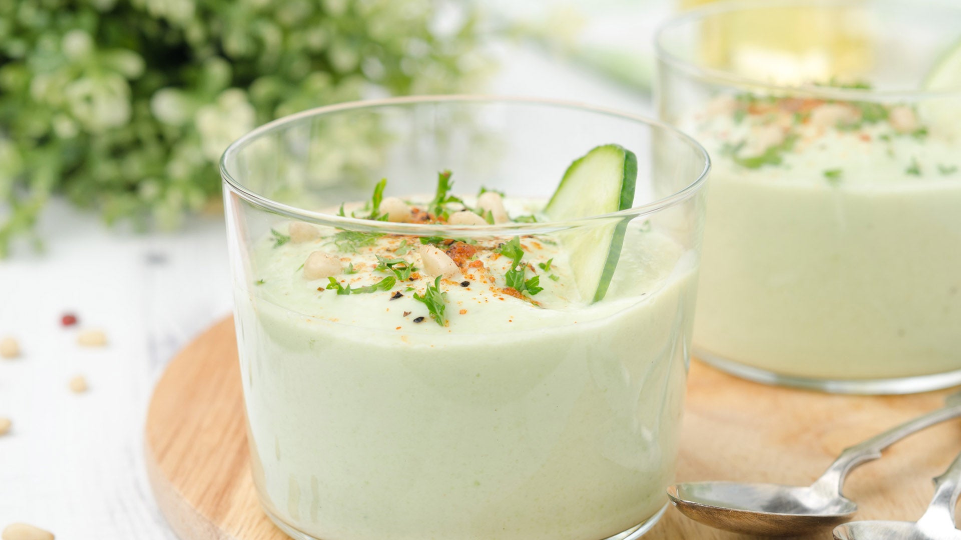 Crema fría de aguacate, pepino, tomate y yogur - Gurmé