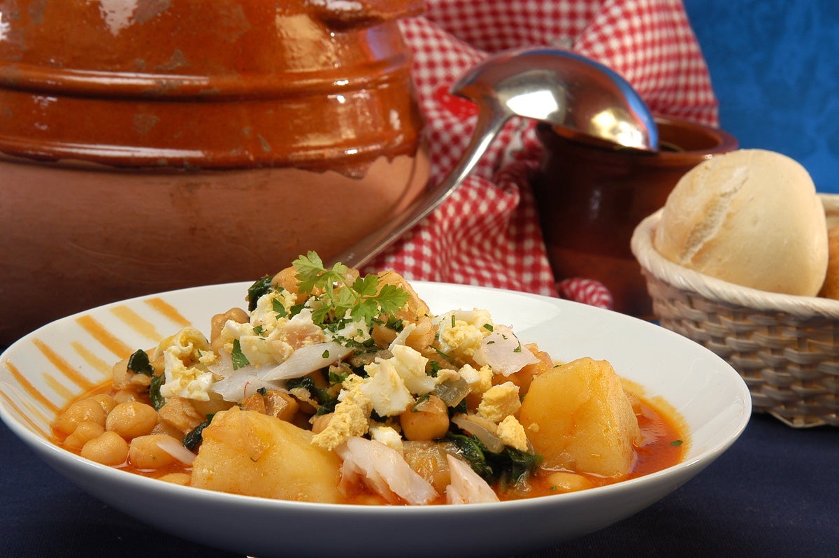 Potaje de vigilia con bacalao y espinacas - Gurmé