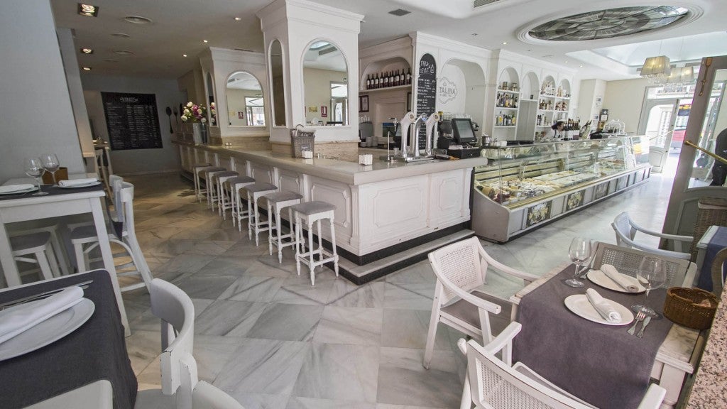 CATALINA CASA DE COMIDAS 7.jpg. SEVILLA. 13.03.14. REPORTAJE EN EL RESTAURANTE CATALINA CASA DE COMIDAS, EN LA PLAZA PADRE JERONIMO DE CORDOBA. FOTO: JUAN FLORES. ARCHSEV.