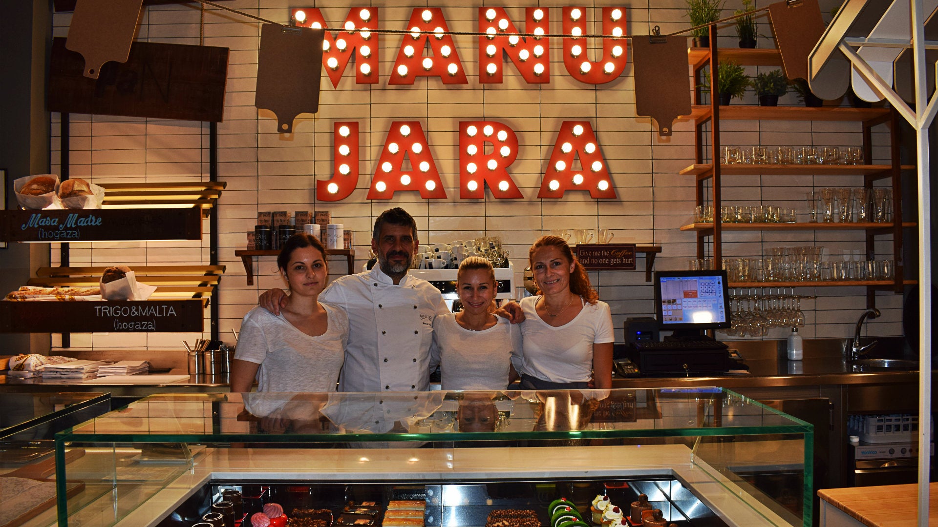 Repostería francesa en Sevilla: así son las propuestas más dulces (y creativas) de Manu Jara