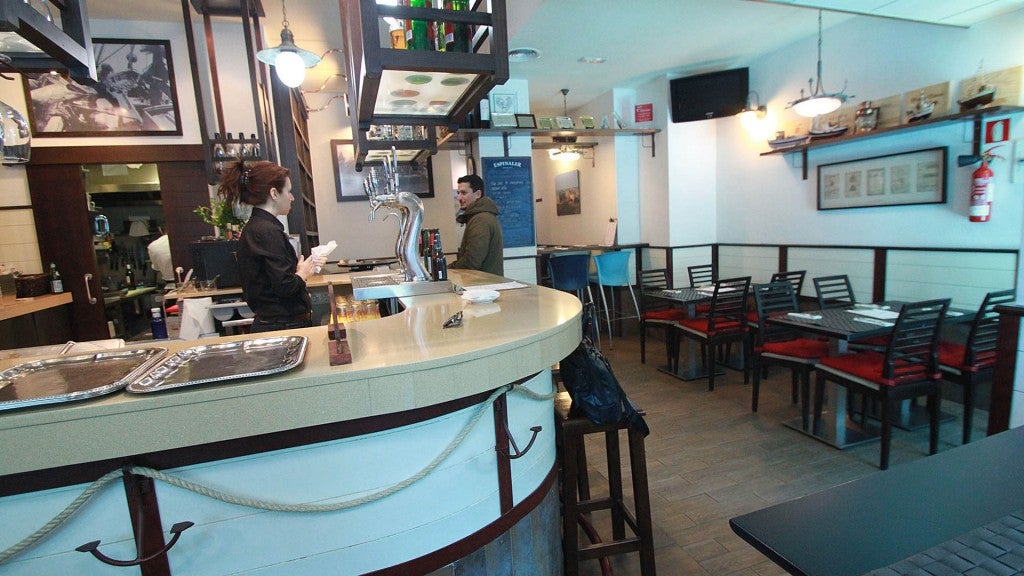 Restaurante 12 tapas. 