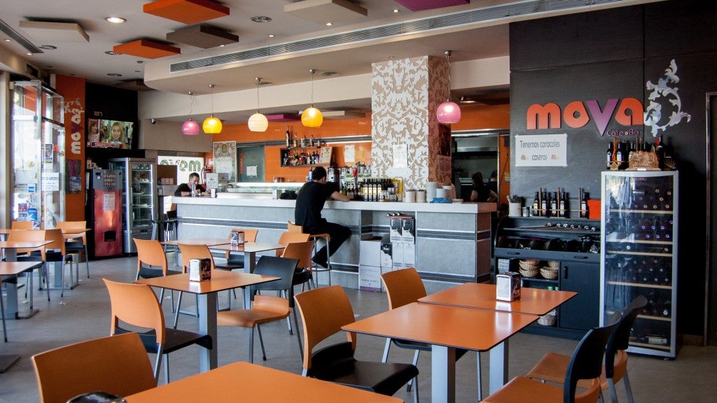 Café Bar Mova. 