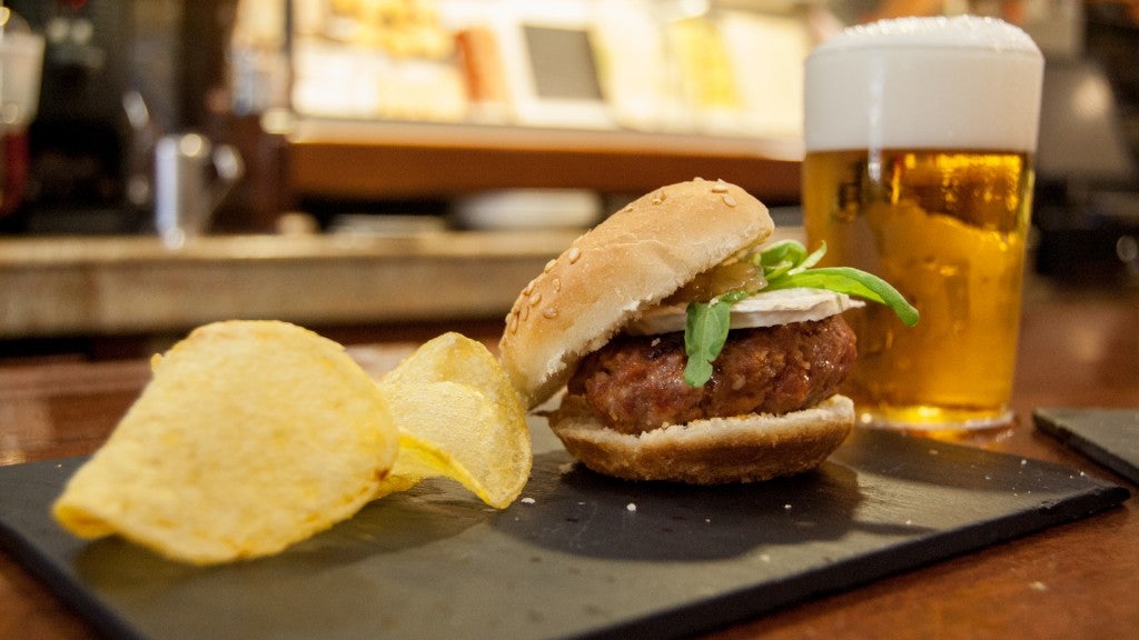 Mini hamburguesa en Casa Pepe Miraflores. 