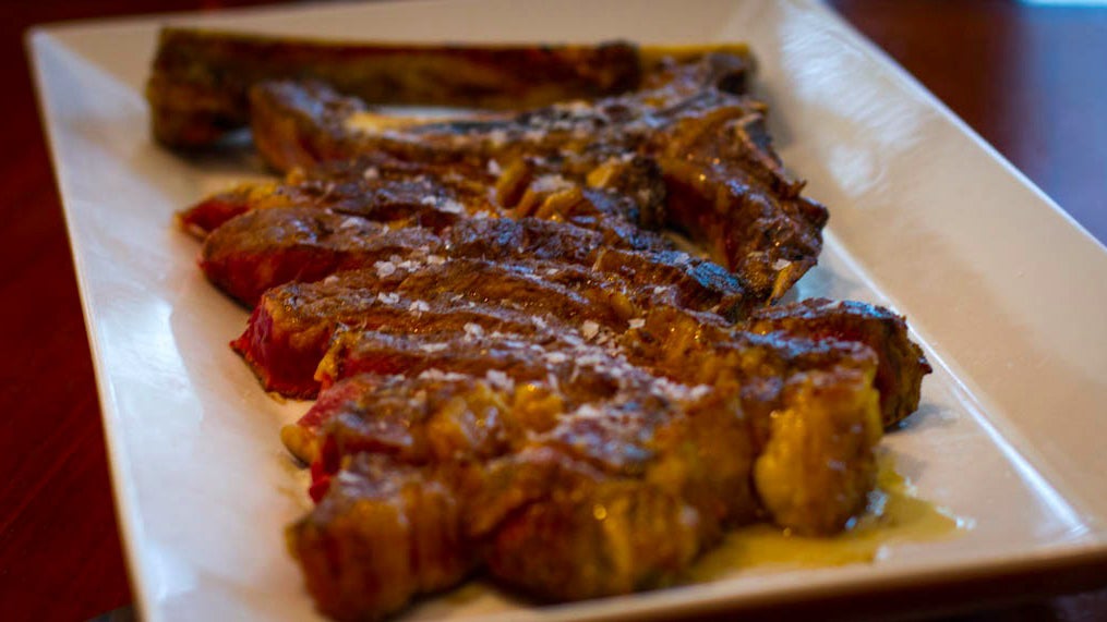 Restaurante Esturión Carne a la brasa. 