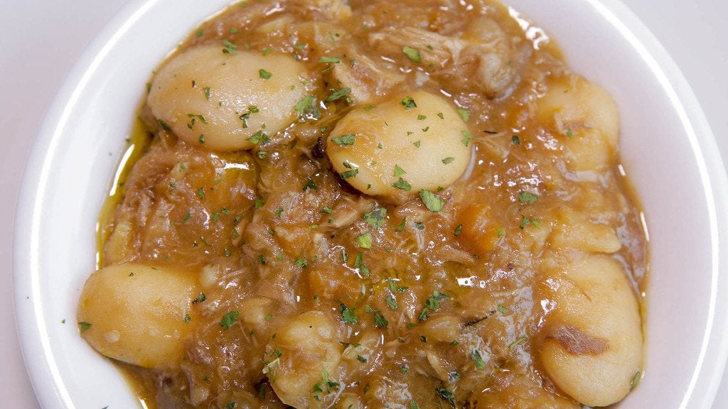 La Grulla. SEVILLA. 15-SEPTIEMBRE-2017. REPORTAJE AL RESTAURANTE LA GRULLA EN LA CALLE JUAN DE MATA CARRIAZO 4. FOTO : RAUL DOBLADO.ARCHSEV