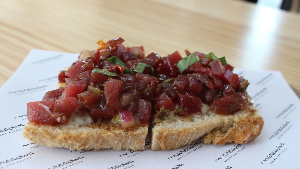 tosta-tartar-atun-restaurante-marea-viva. tosta-tartar-atun-restaurante-marea-viva