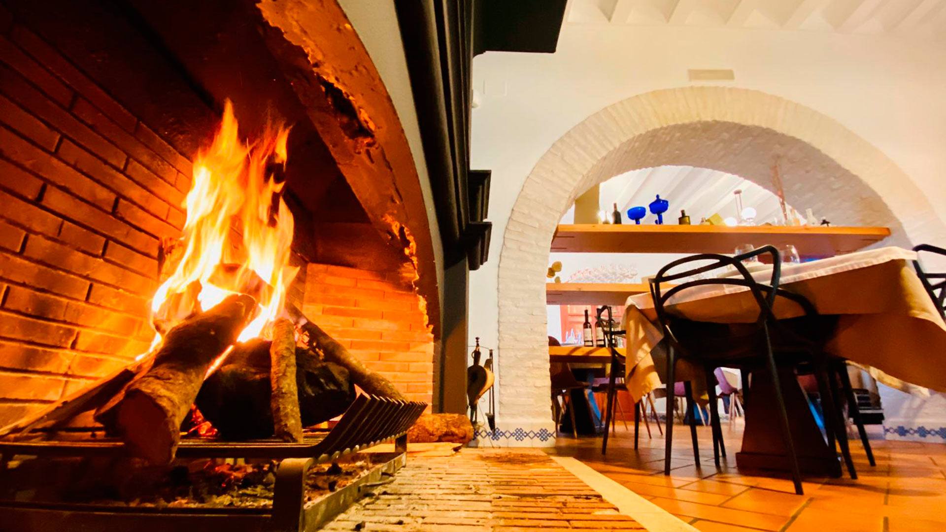 Asadores y bodegas de la provincia donde comer al abrigo de una chimenea