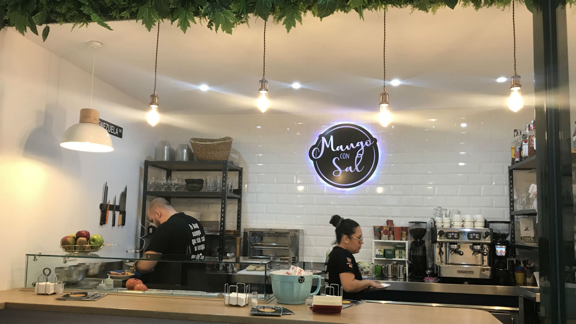 Abre Mango con sal junto a la Plaza Nueva de Sevilla