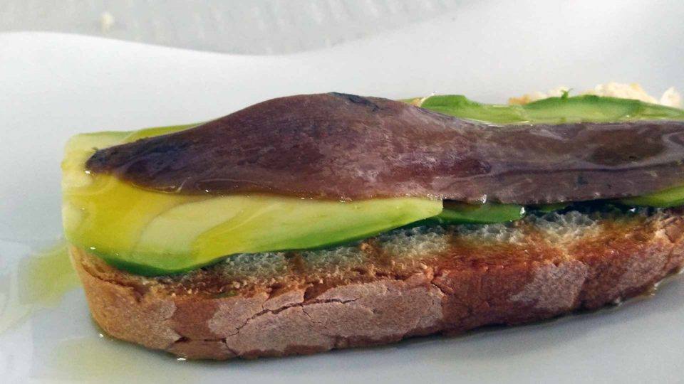 Bar Cafetería Capricho: «El Capricho de volver a parar a comer en la carretera nacional»