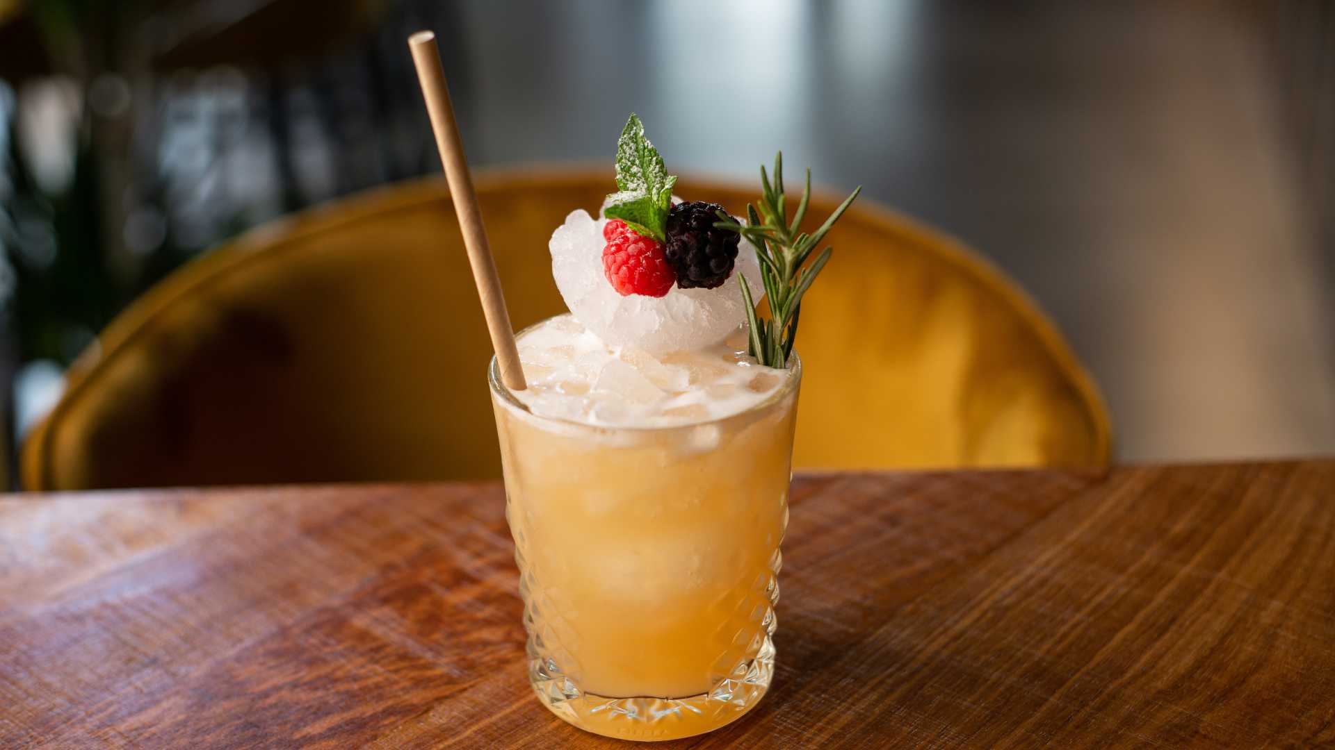 El maridaje de moda: dónde comer en Sevilla con un buen cóctel