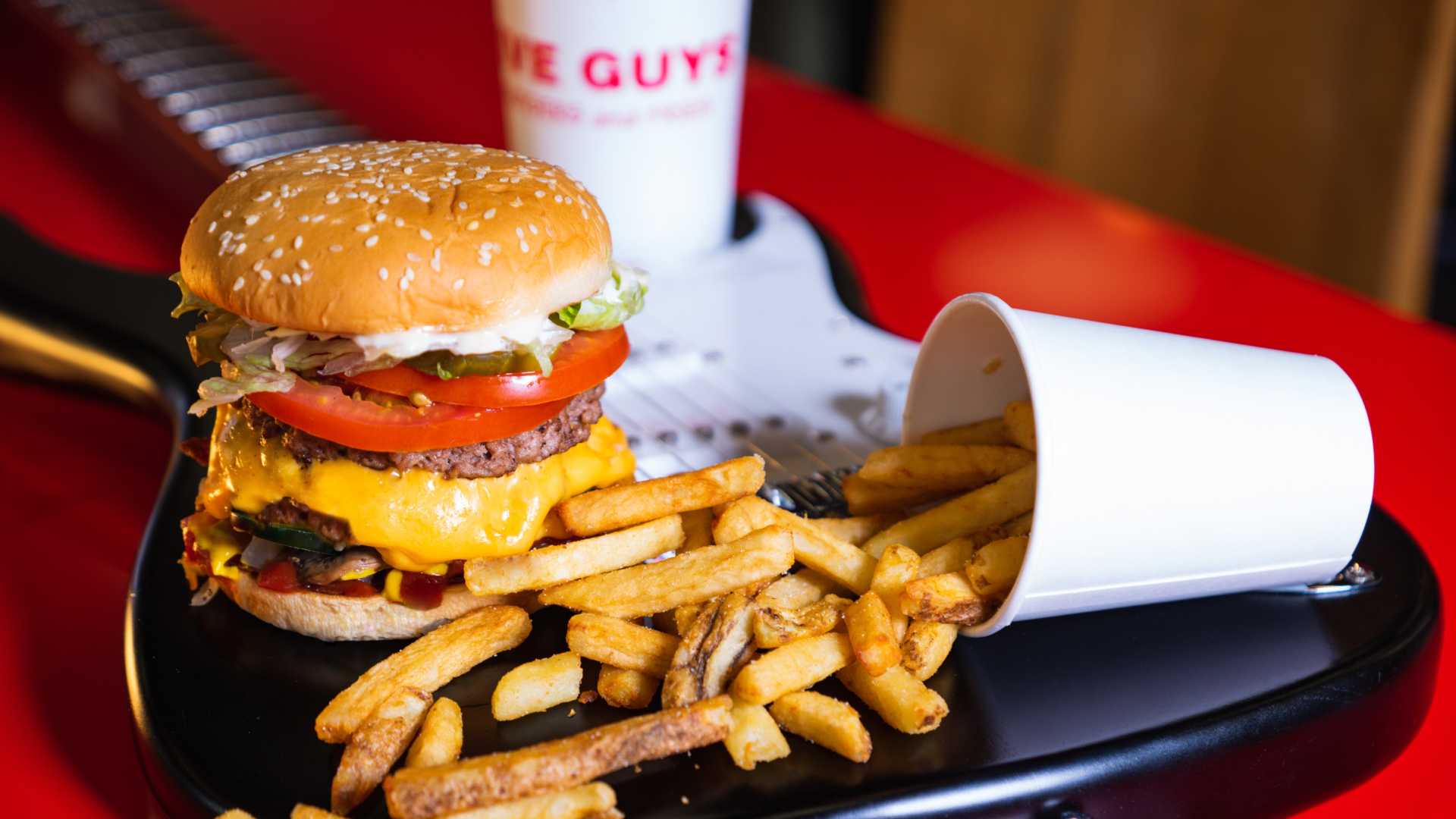 Five Guys llega a la avenida de la Constitución de Sevilla